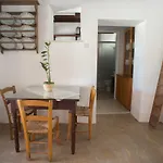 Chloe's House Gospodarstwo wiejskie Pano Akourdalia