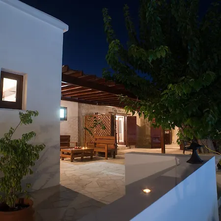 Chloe's House * Pano Akourdalia