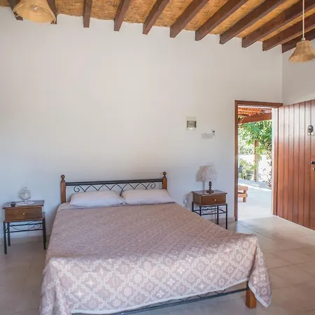 Chloe's House Pano Akourdalia