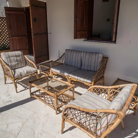 Chloe's House * Pano Akourdalia