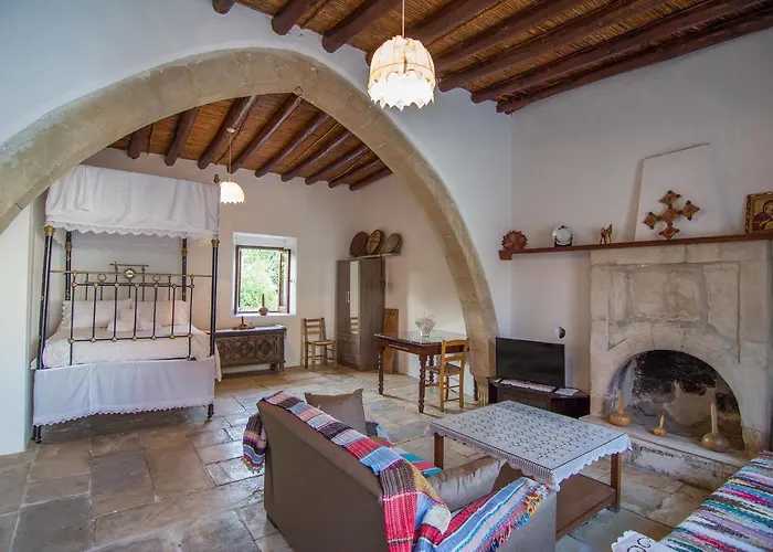 Летний дом Chloe's House Pano Akourdalia