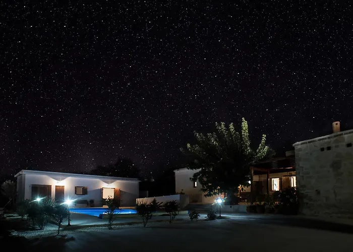 Chloe's House Pano Akourdalia