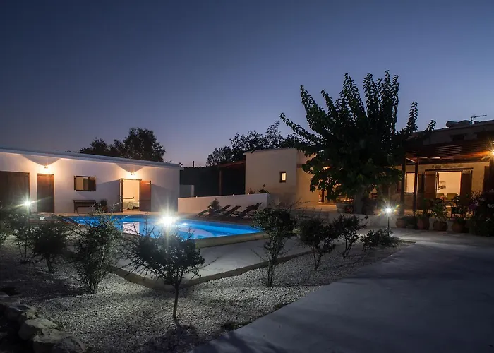 Летний дом Chloe's House *