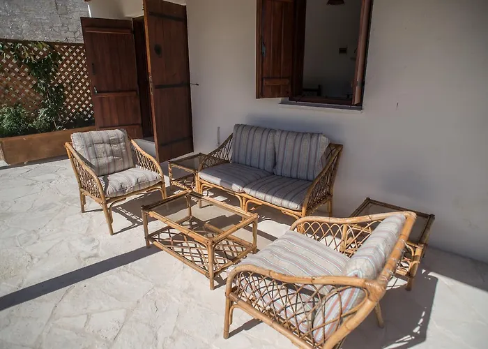 Chloe's House * Pano Akourdalia